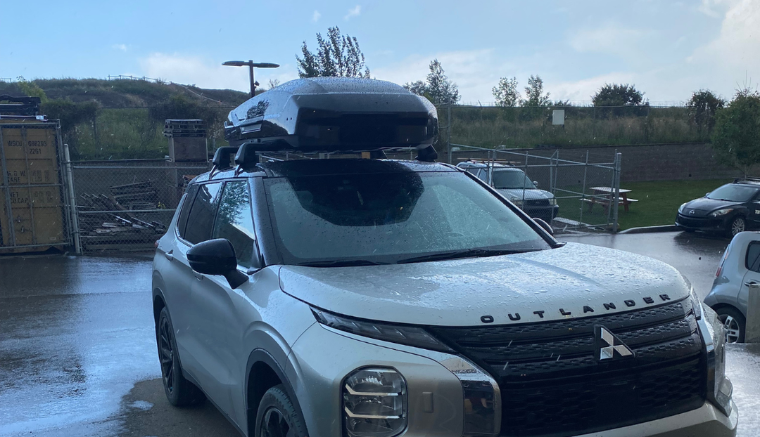 Thule WingBar Edge Roof Rack Installation on a 2023 Mitsubishi Outlander